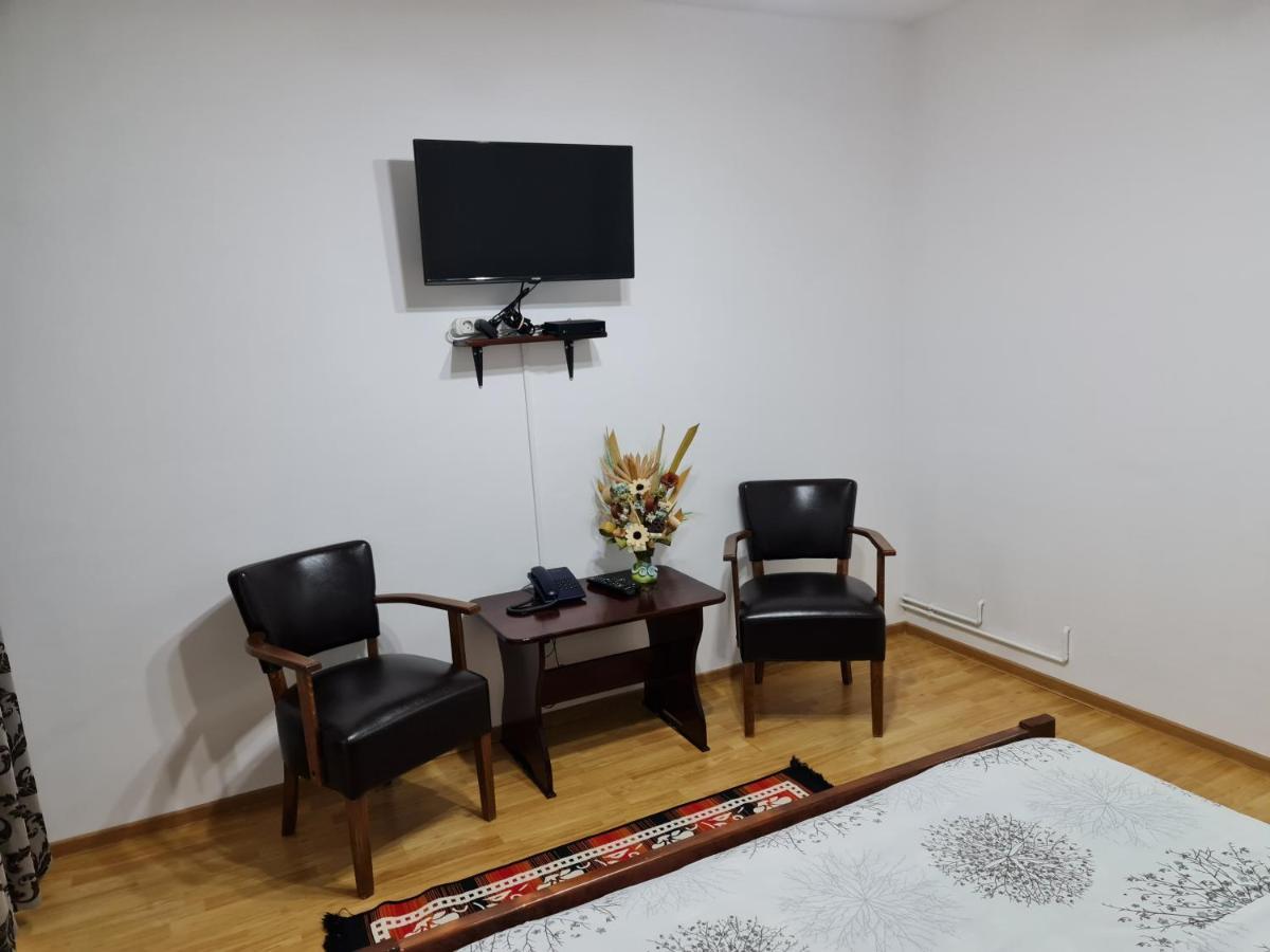 Romuli Pensiunea Narcisa מראה חיצוני תמונה